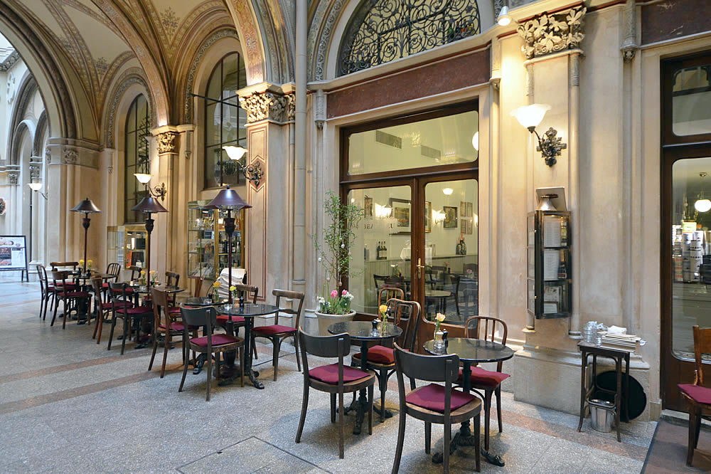ウィーン旧市街のカフェ